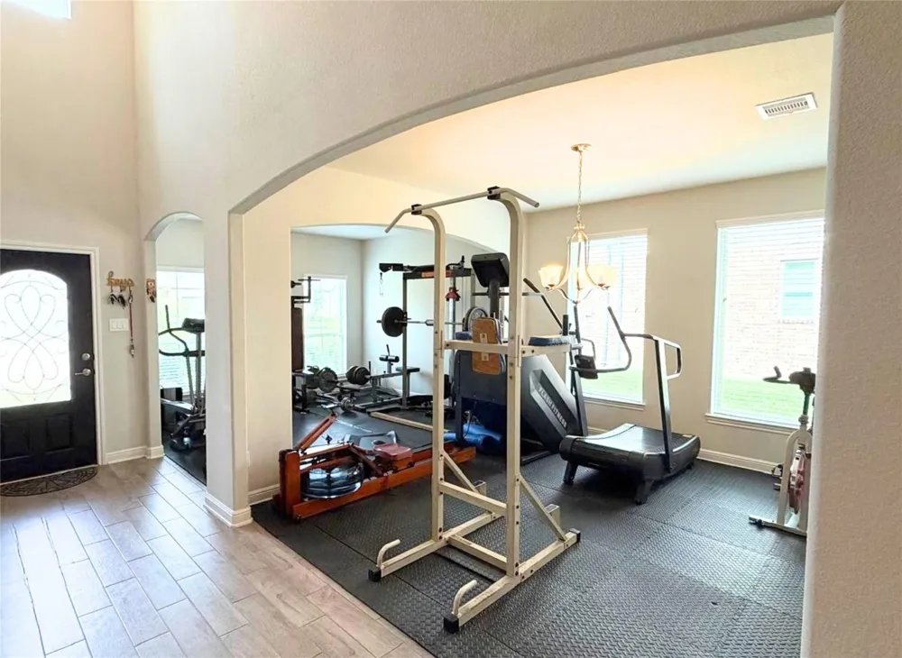 244 Upland Drive Waller, TX 77484