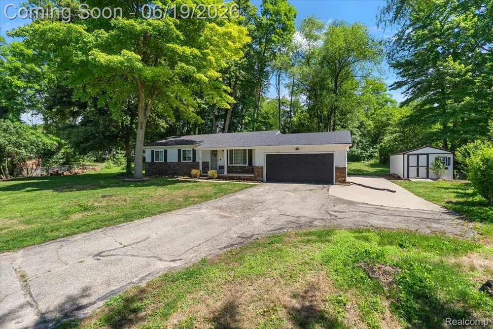 11387 Mart Road Green Oak Township, MI 48189
