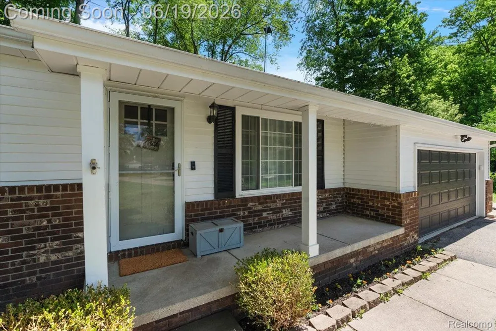 11387 Mart Road Green Oak Township, MI 48189