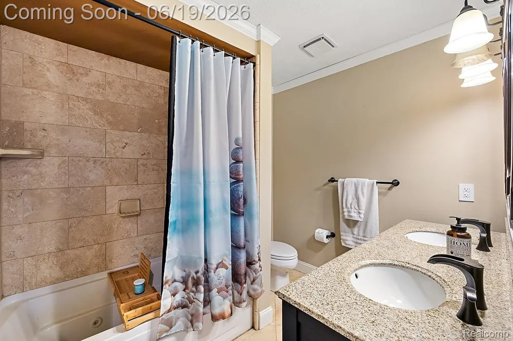11387 Mart Road Green Oak Township, MI 48189