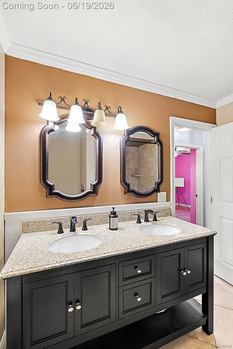 11387 Mart Road Green Oak Township, MI 48189