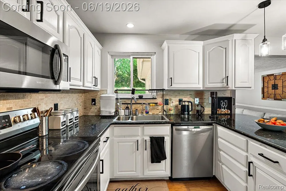 11387 Mart Road Green Oak Township, MI 48189