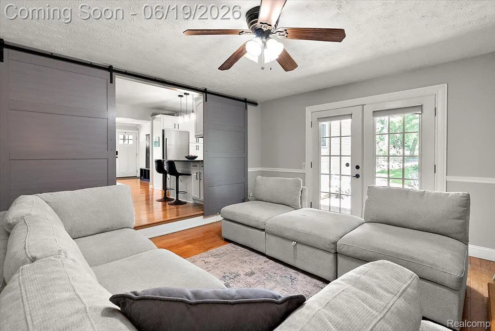 11387 Mart Road Green Oak Township, MI 48189