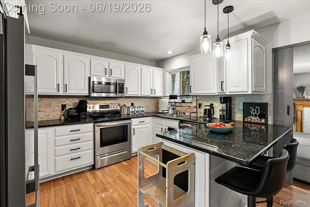 11387 Mart Road Green Oak Township, MI 48189