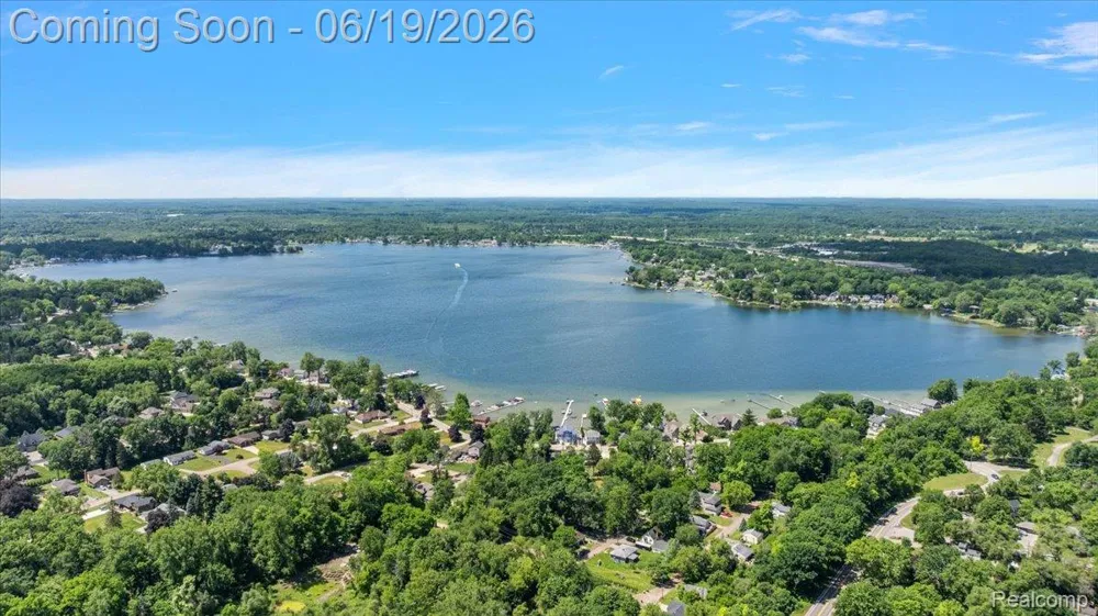 11387 Mart Road Green Oak Township, MI 48189