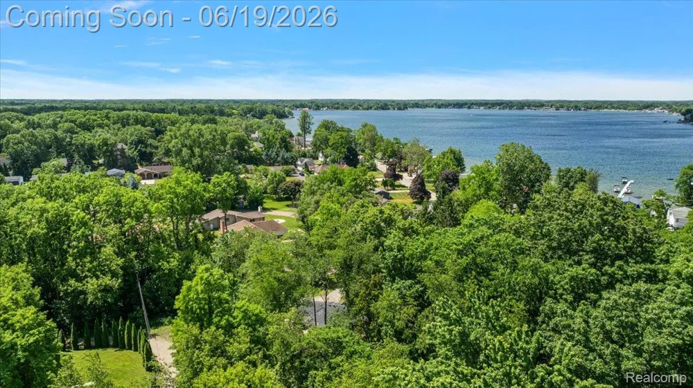 11387 Mart Road Green Oak Township, MI 48189