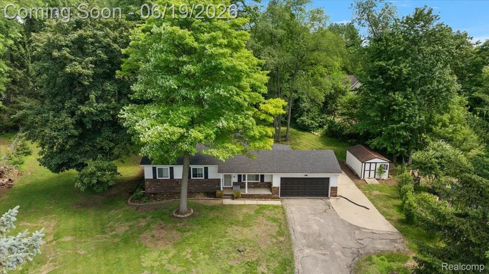 11387 Mart Road Green Oak Township, MI 48189