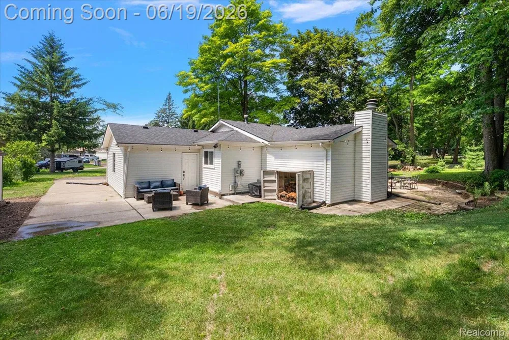 11387 Mart Road Green Oak Township, MI 48189