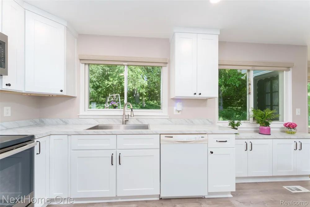 6448 Grand Circle Drive Genoa Township, MI 48116