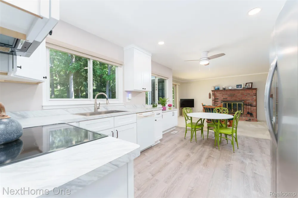6448 Grand Circle Drive Genoa Township, MI 48116