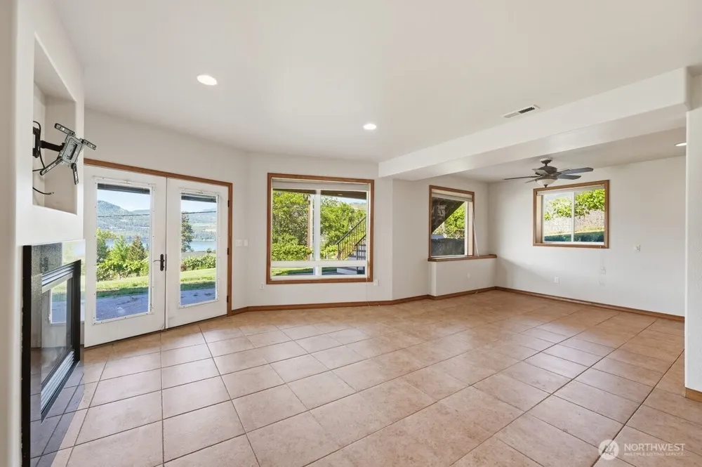 22 Washington Street Manson, WA 98831
