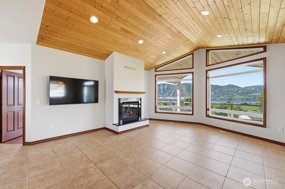 22 Washington Street Manson, WA 98831