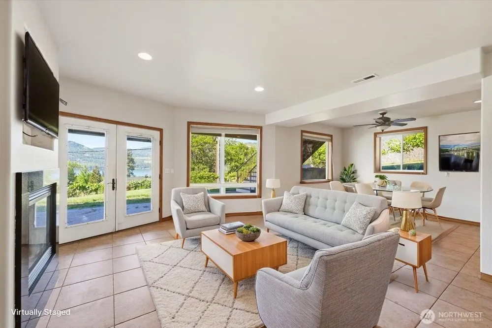 22 Washington Street Manson, WA 98831