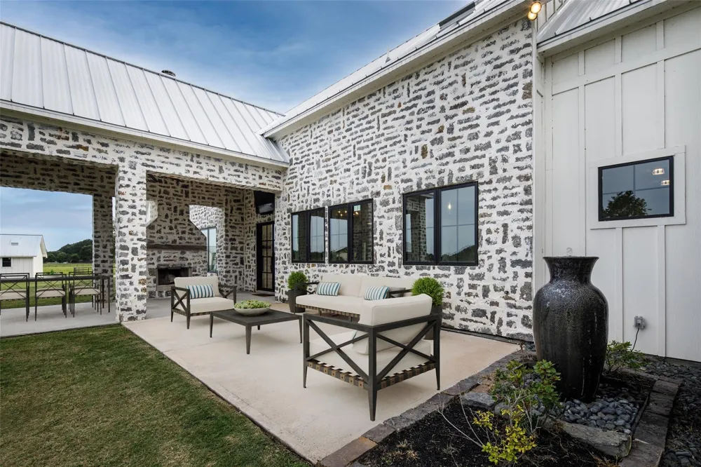 24118 Margerstadt Road Hockley, TX 77447