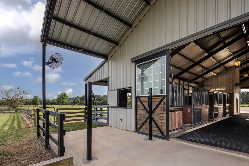 24118 Margerstadt Road Hockley, TX 77447