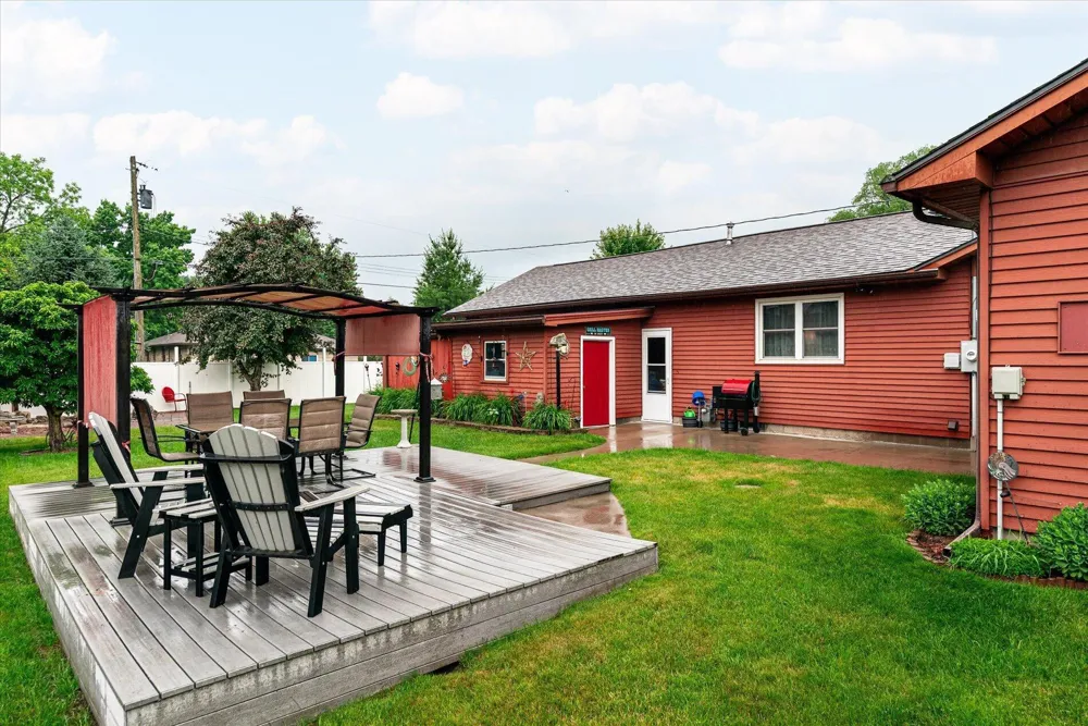 1003 S Elm Street La Crescent, MN 55947