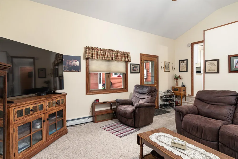 1003 S Elm Street La Crescent, MN 55947