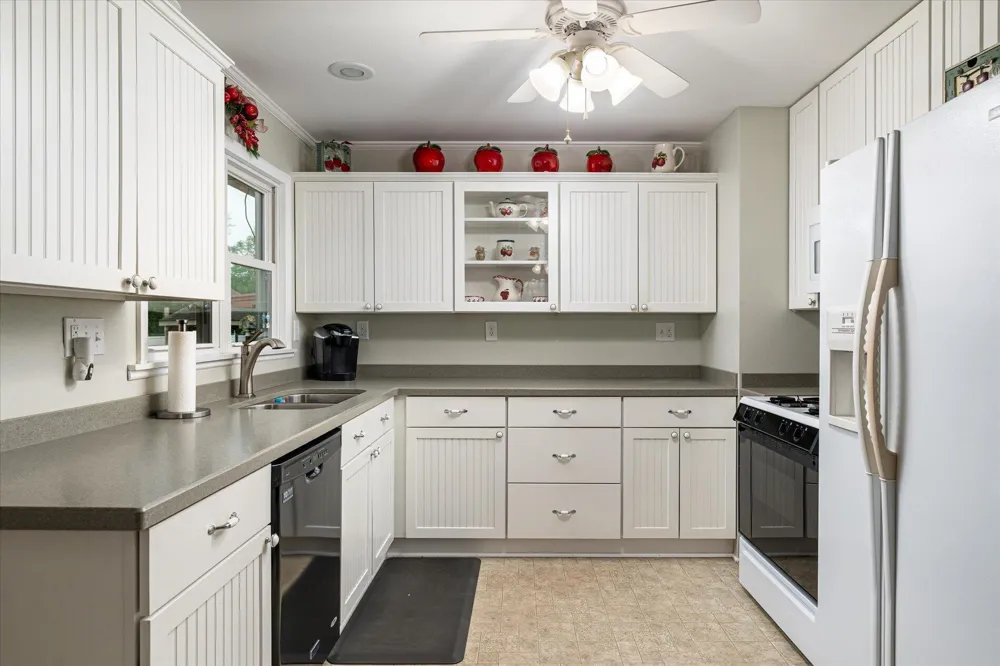 1003 S Elm Street La Crescent, MN 55947