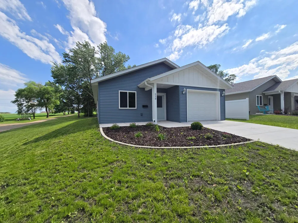 528 E St Charles Avenue Fergus Falls, MN 56537