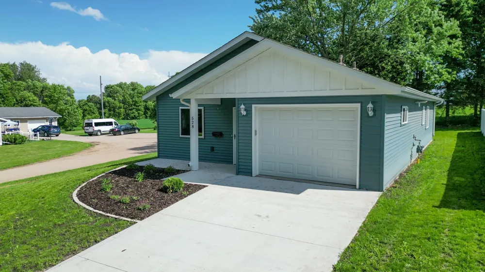 528 E St Charles Avenue Fergus Falls, MN 56537