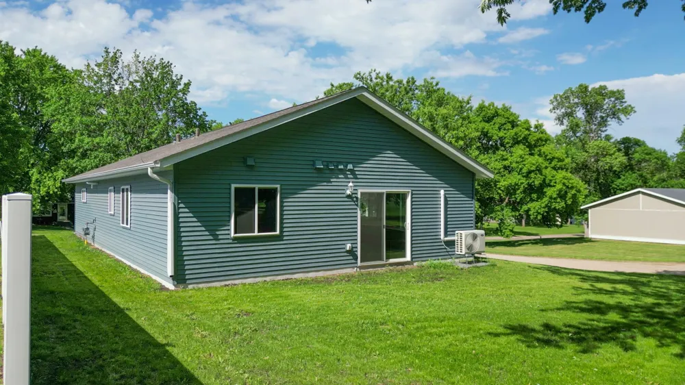 528 E St Charles Avenue Fergus Falls, MN 56537