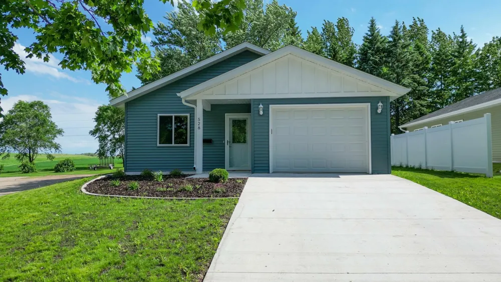 528 E St Charles Avenue Fergus Falls, MN 56537