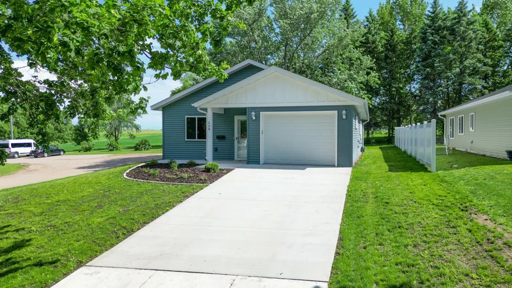 528 E St Charles Avenue Fergus Falls, MN 56537