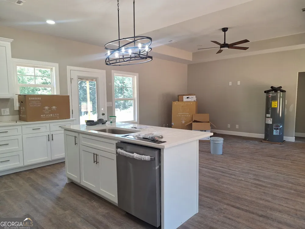 1390 Ben Brown RD Valley, AL 36854