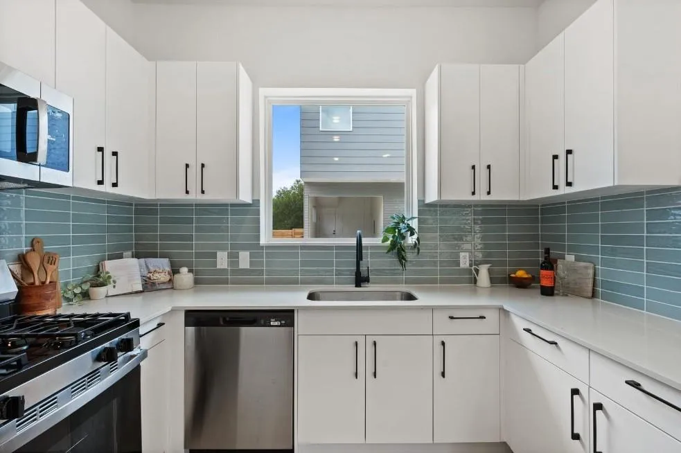 401 North Bluff #15101 Austin, TX 78745