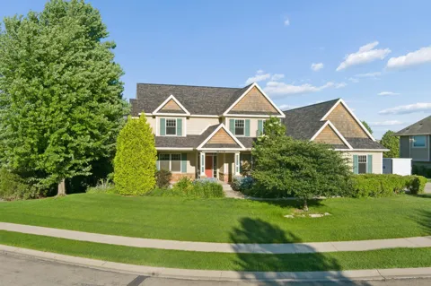 5352 Scenic Oak Drive SW