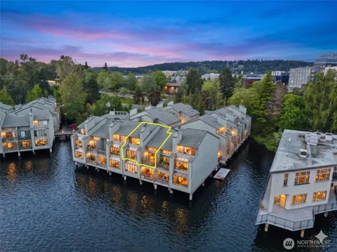 4 Lake Bellevue Drive #206