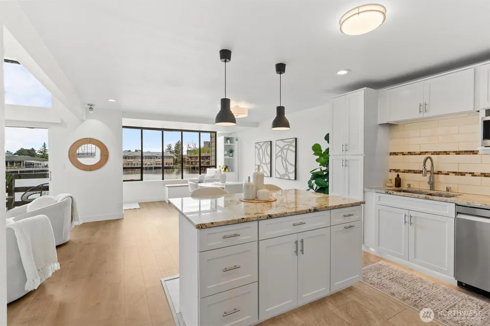 4 Lake Bellevue Drive #206 Bellevue, WA 98005