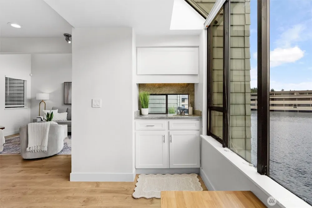 4 Lake Bellevue Drive #206 Bellevue, WA 98005