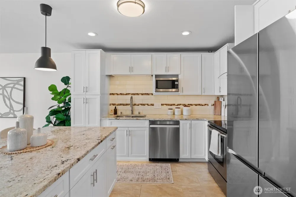 4 Lake Bellevue Drive #206 Bellevue, WA 98005