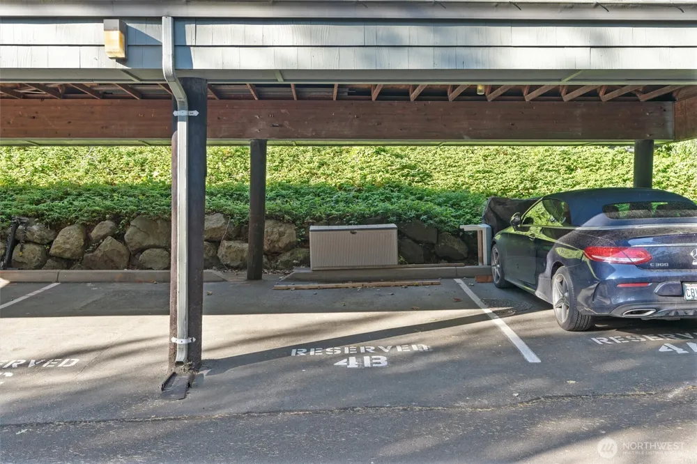4 Lake Bellevue Drive #206 Bellevue, WA 98005