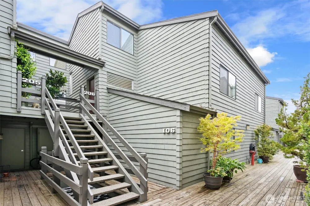 4 Lake Bellevue Drive #206 Bellevue, WA 98005