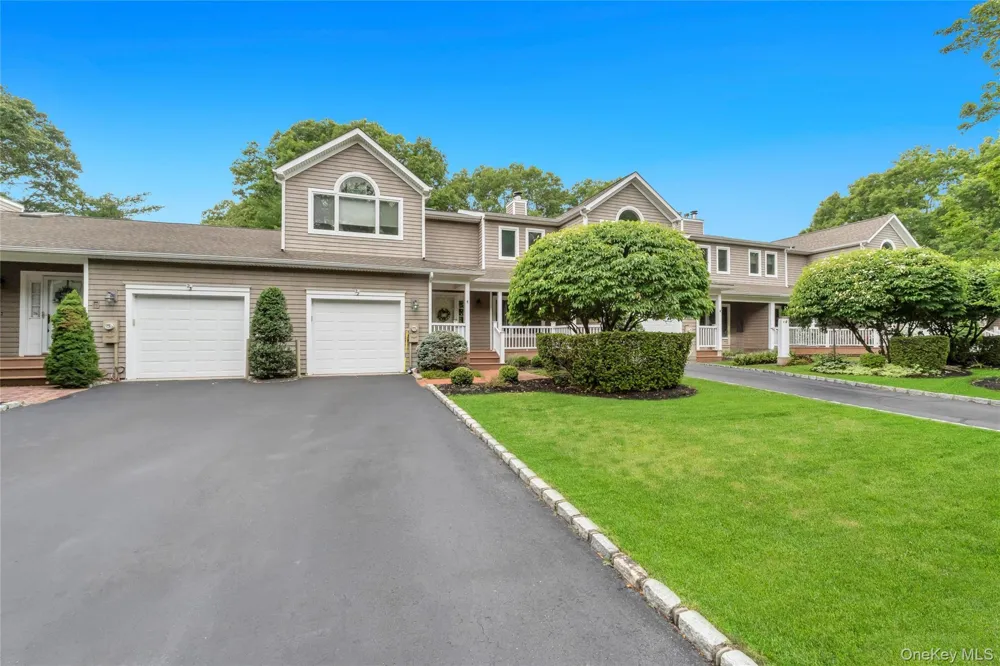 22 Kettle Hole Road Manorville, NY 11949