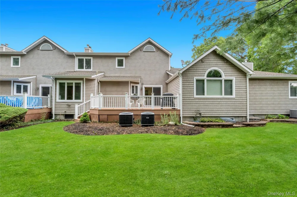 22 Kettle Hole Road Manorville, NY 11949