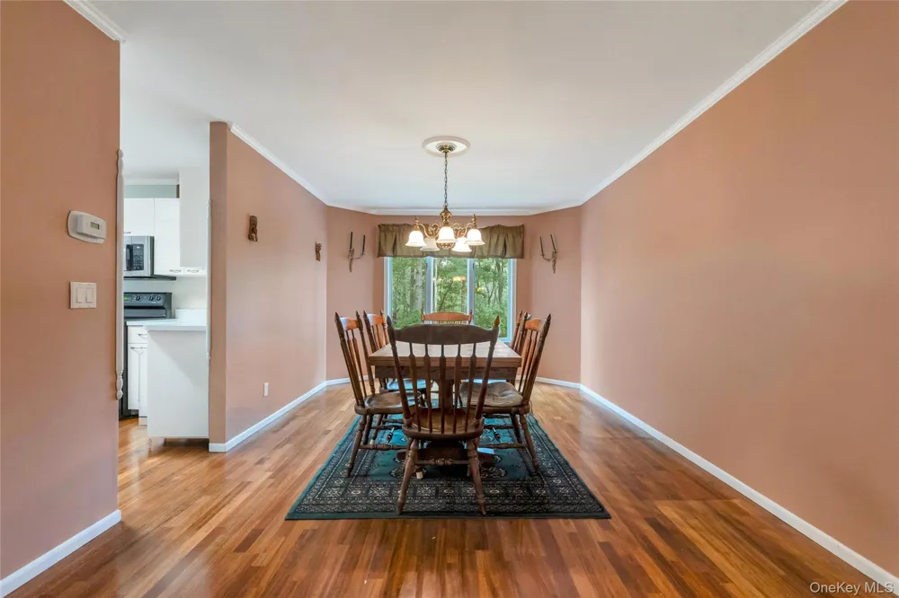 22 Kettle Hole Road Manorville, NY 11949