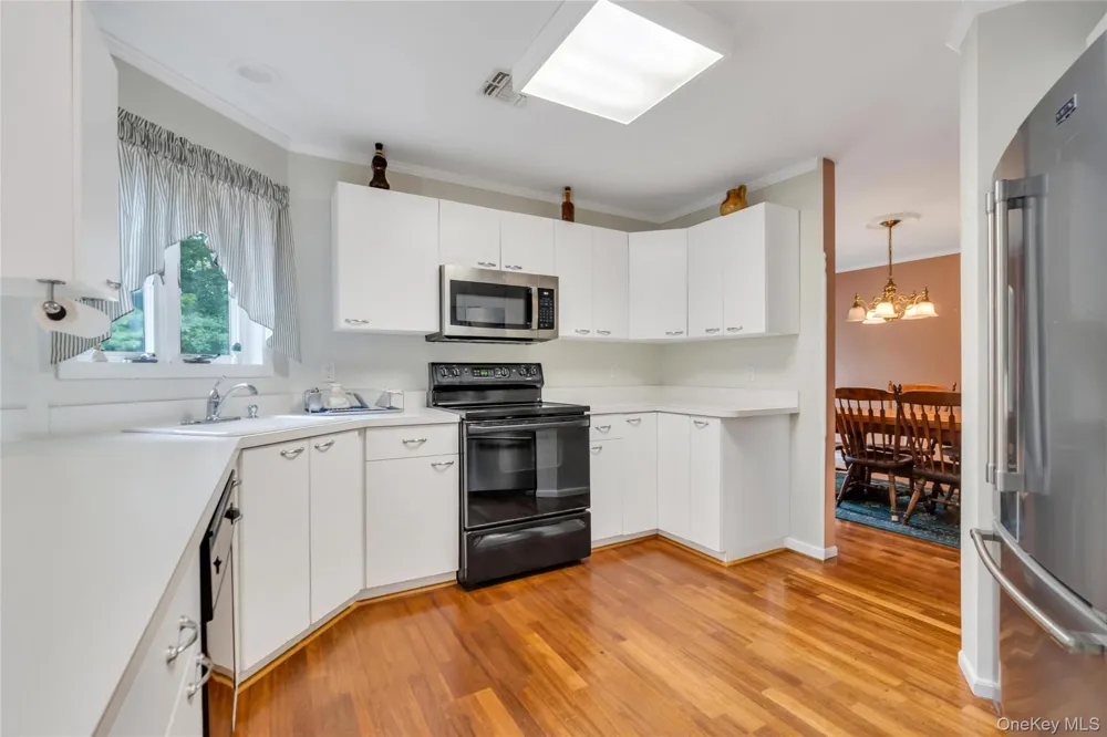 22 Kettle Hole Road Manorville, NY 11949