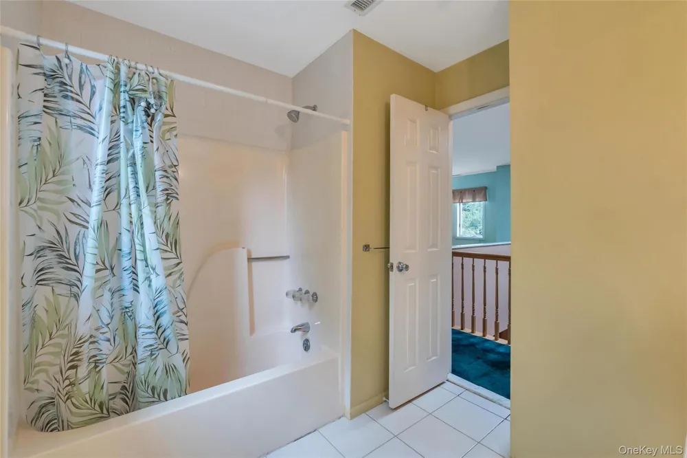 22 Kettle Hole Road Manorville, NY 11949