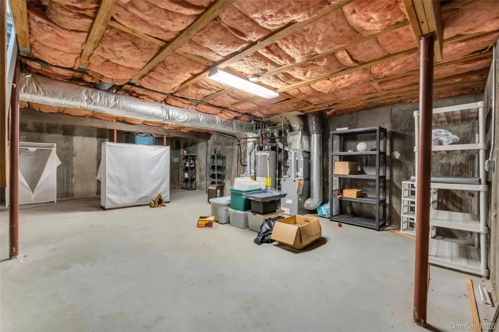22 Kettle Hole Road Manorville, NY 11949