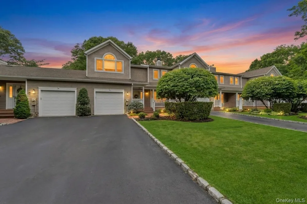 22 Kettle Hole Road Manorville, NY 11949