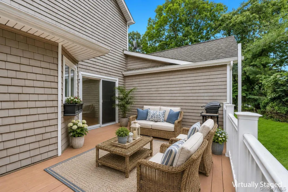 22 Kettle Hole Road Manorville, NY 11949