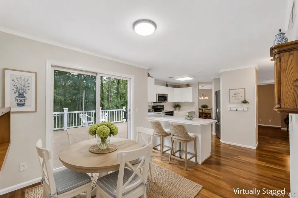 22 Kettle Hole Road Manorville, NY 11949