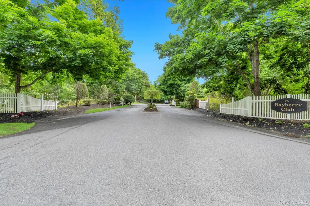 22 Kettle Hole Road Manorville, NY 11949