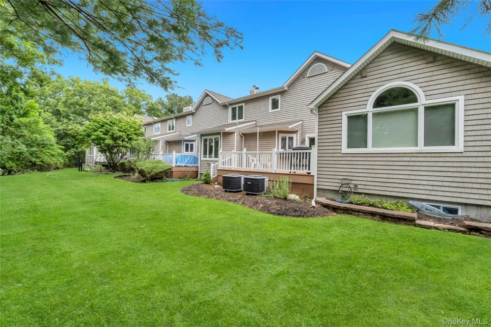 22 Kettle Hole Road Manorville, NY 11949