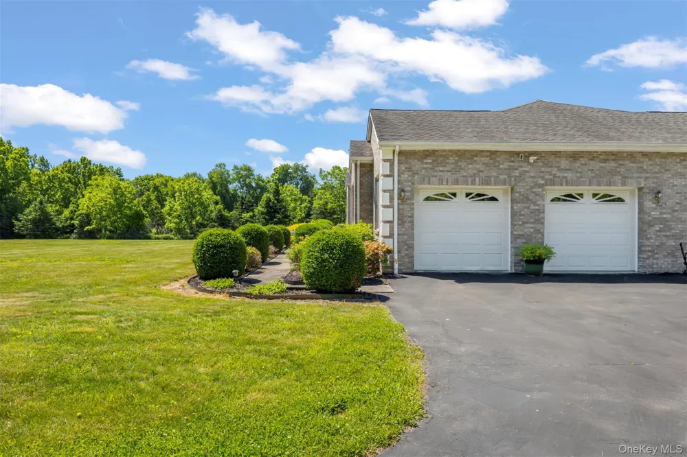 41 Flint Road Millbrook, NY 12545