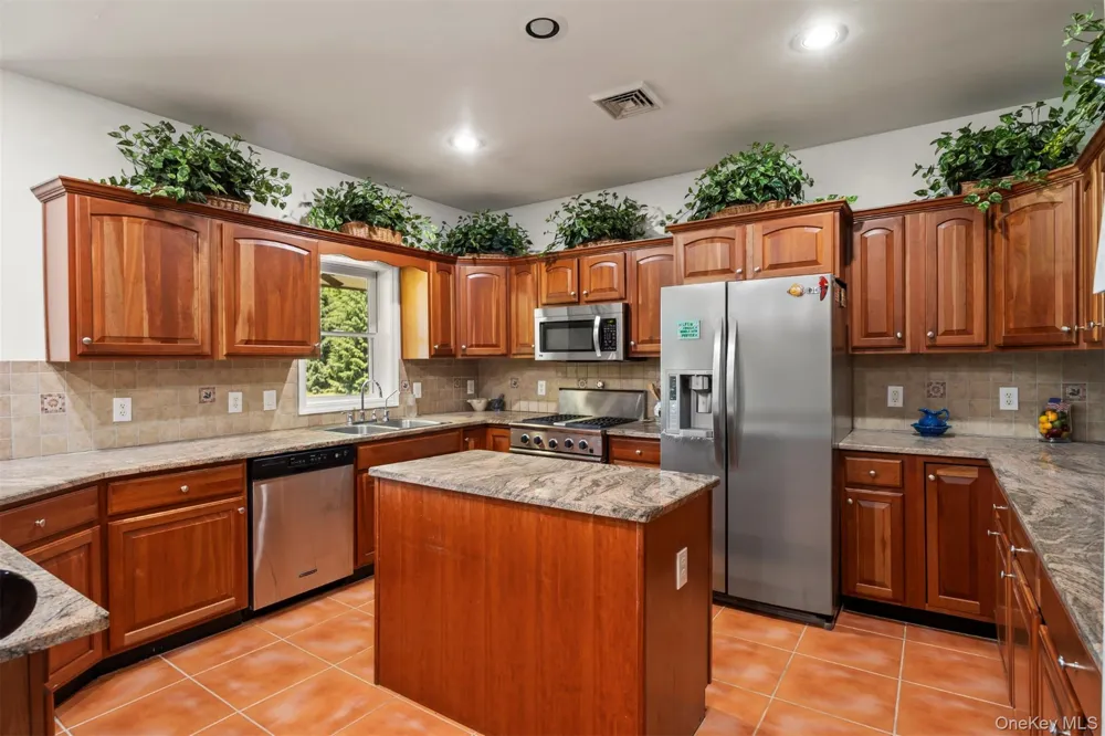 41 Flint Road Millbrook, NY 12545