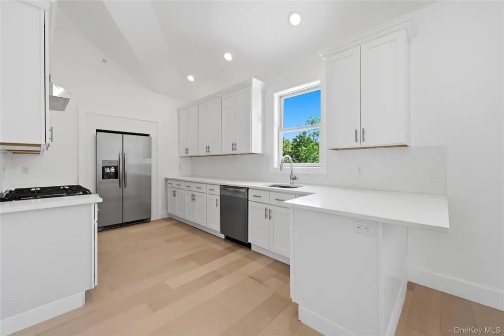 19 Montauk Highway #9 Westhampton, NY 11977